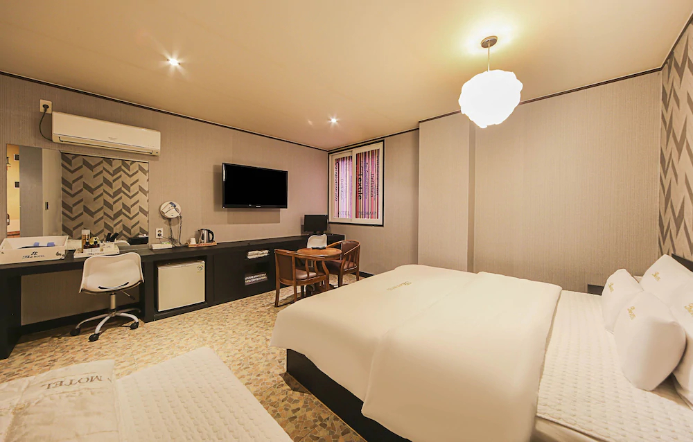 The Sharp Motel