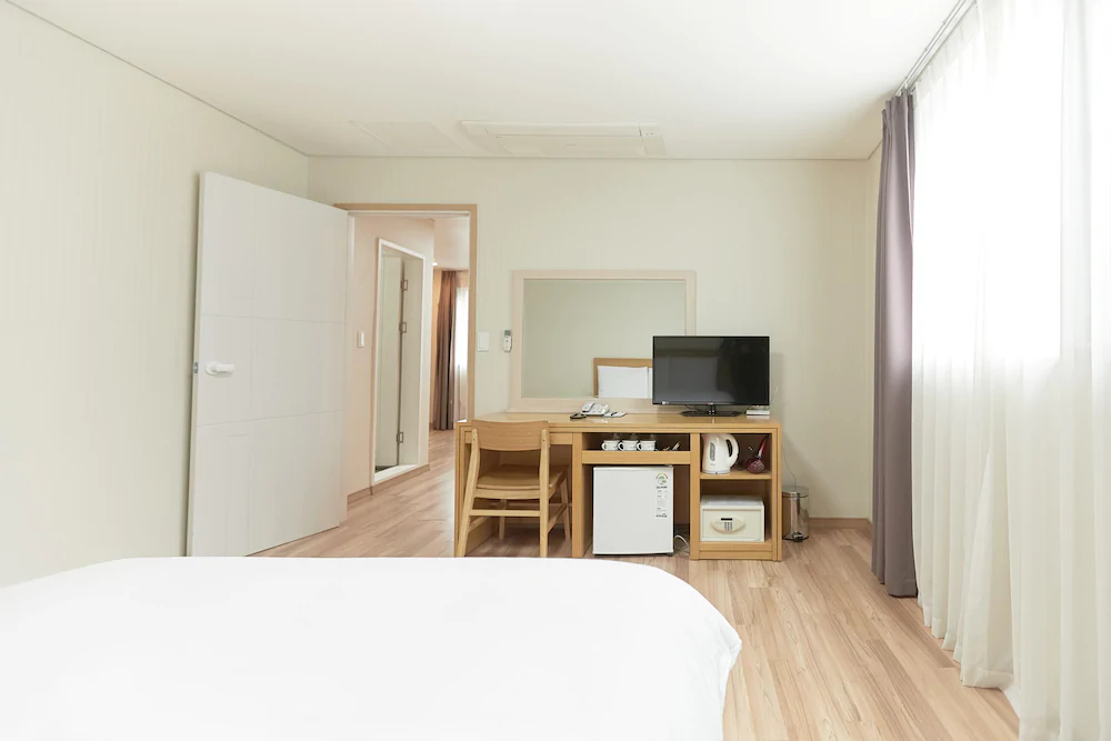Tower Hill Hotel