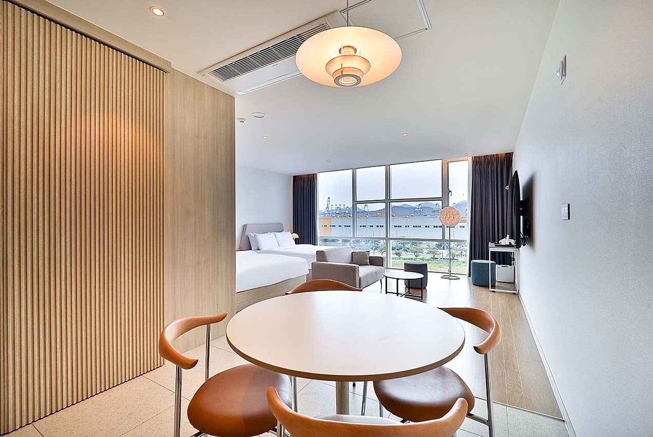 Browndot Busan Newport Signature
