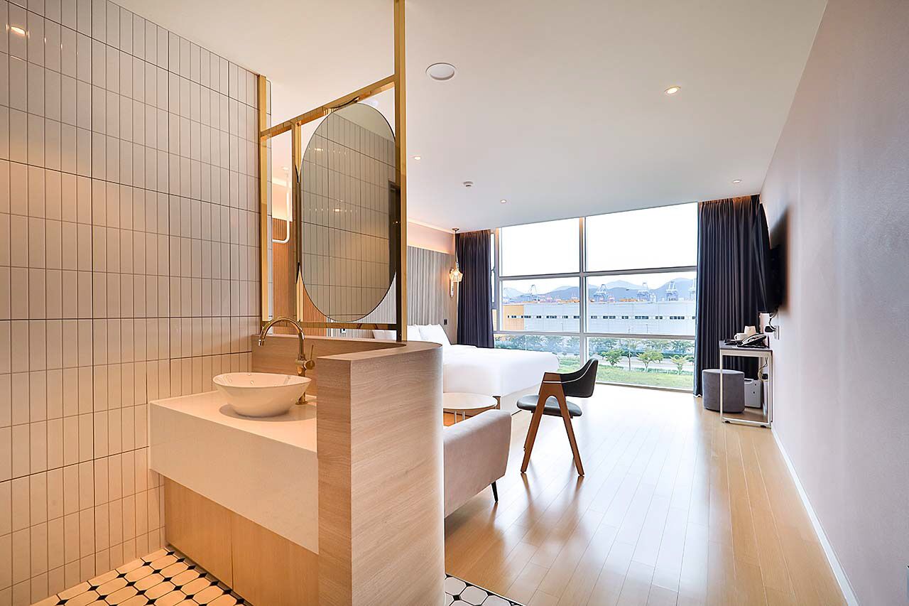 Browndot Busan Newport Signature