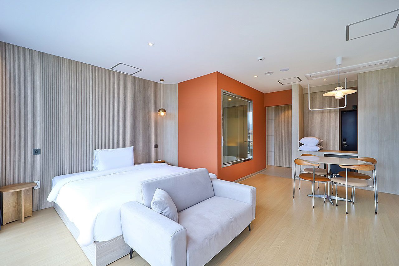 Browndot Busan Newport Signature