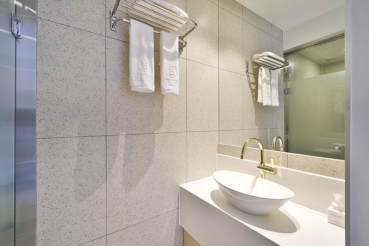 Browndot Busan Newport Signature