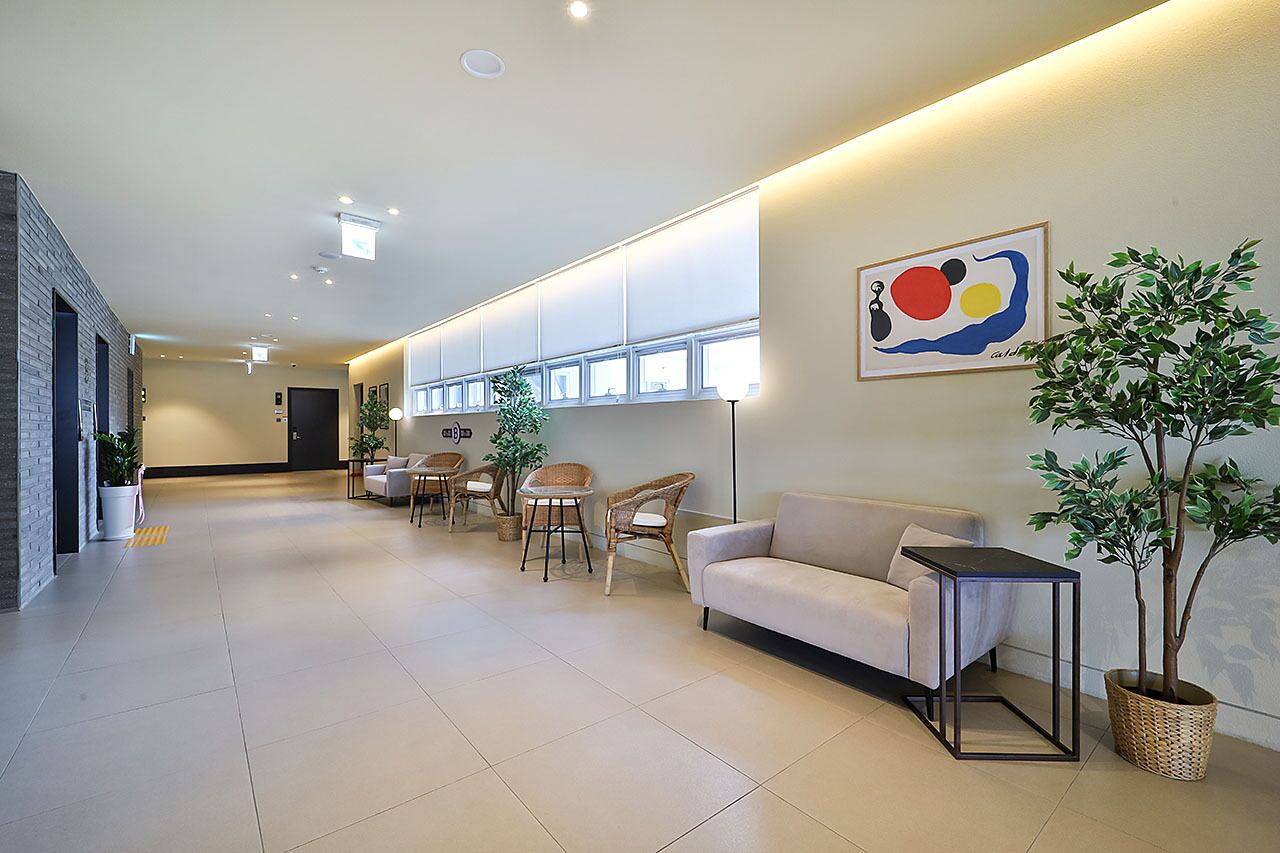Browndot Busan Newport Signature