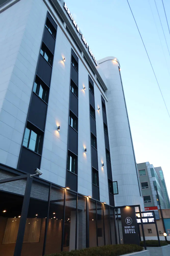 Brown Dot Hotel Palyong