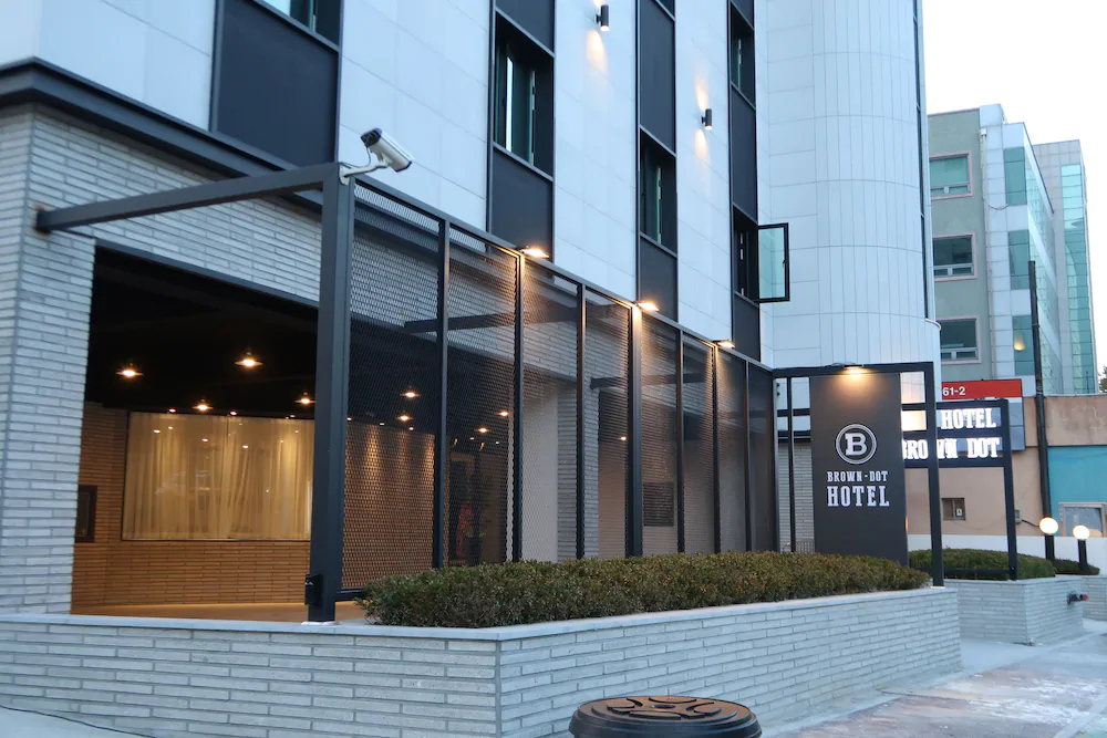 Brown Dot Hotel Palyong