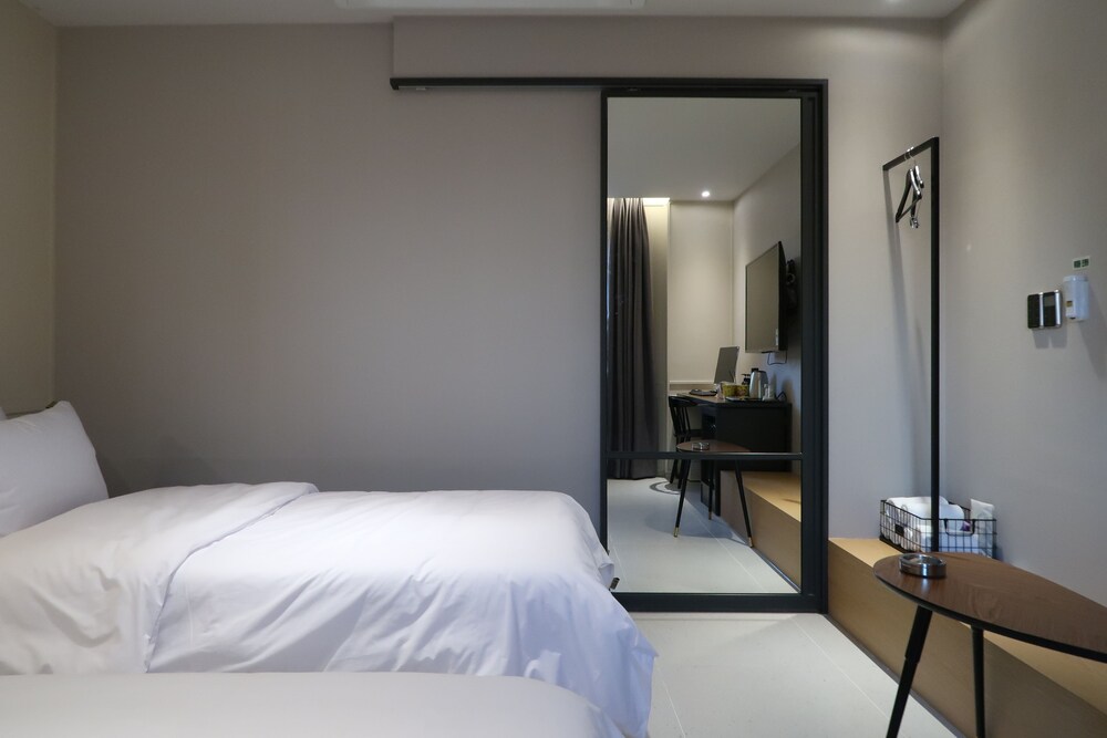 Brown Dot Hotel Palyong
