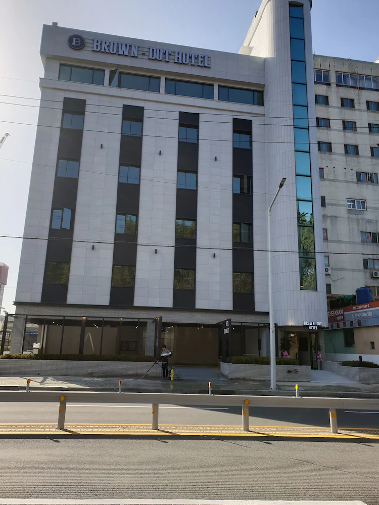 Brown Dot Hotel Palyong
