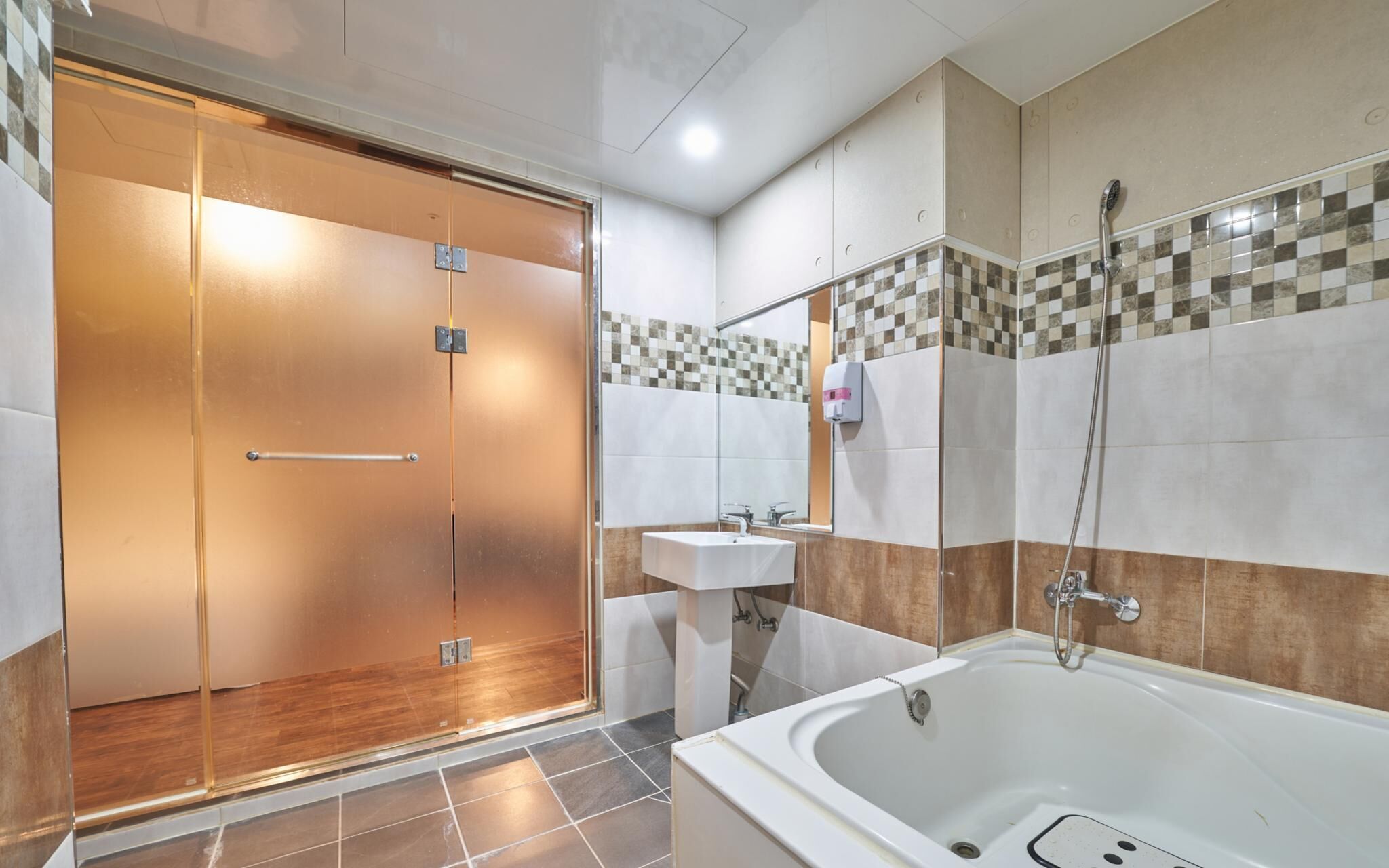 Changwon Bonggok Dong Hotel Daon