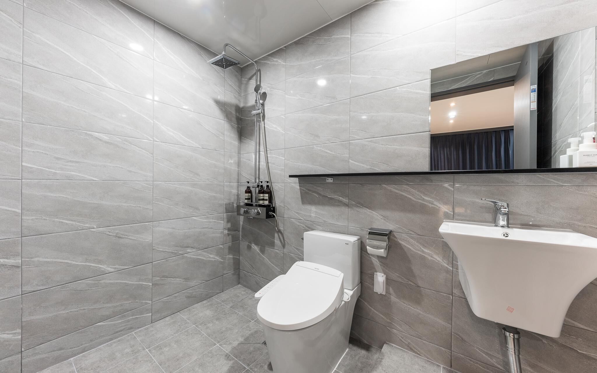 Changwon Jungangdong Business Hotel Hue