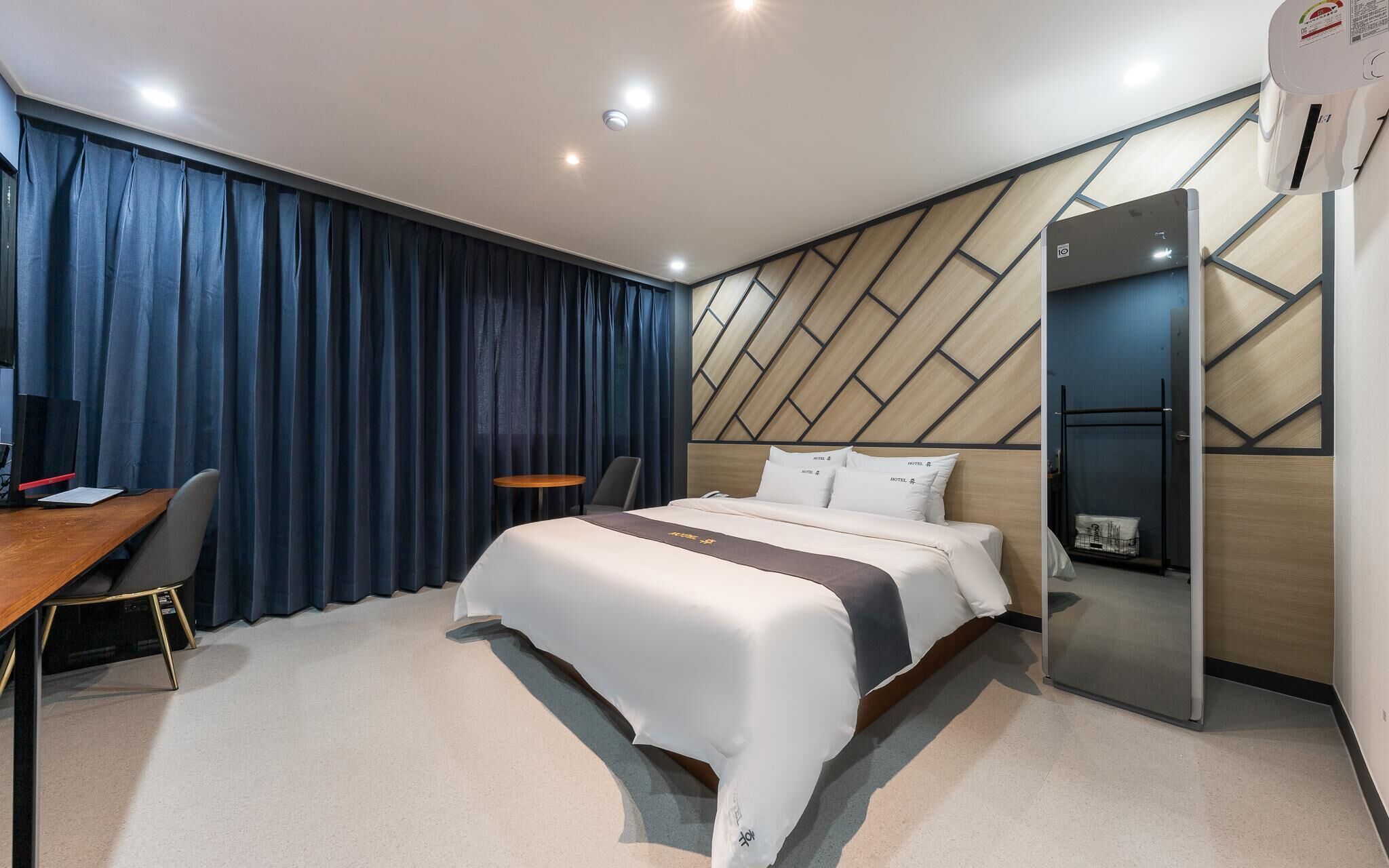 Changwon Jungangdong Business Hotel Hue
