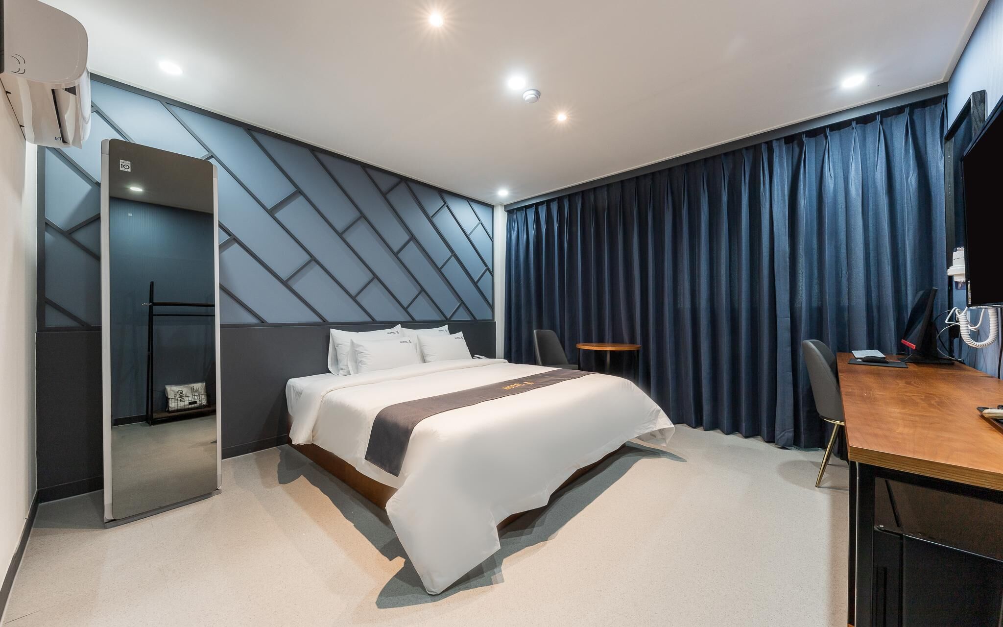 Changwon Jungangdong Business Hotel Hue