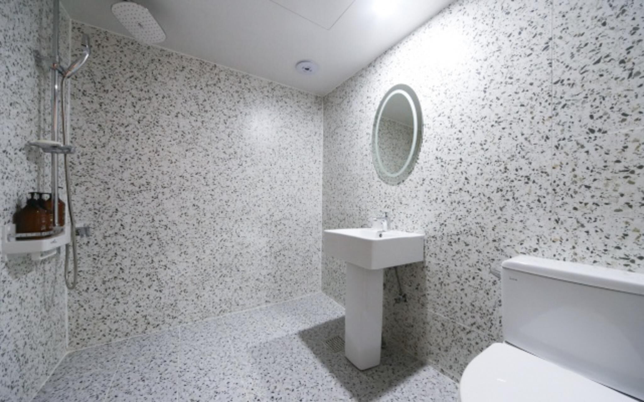 Changwon Myeongseodong Hotel Laon