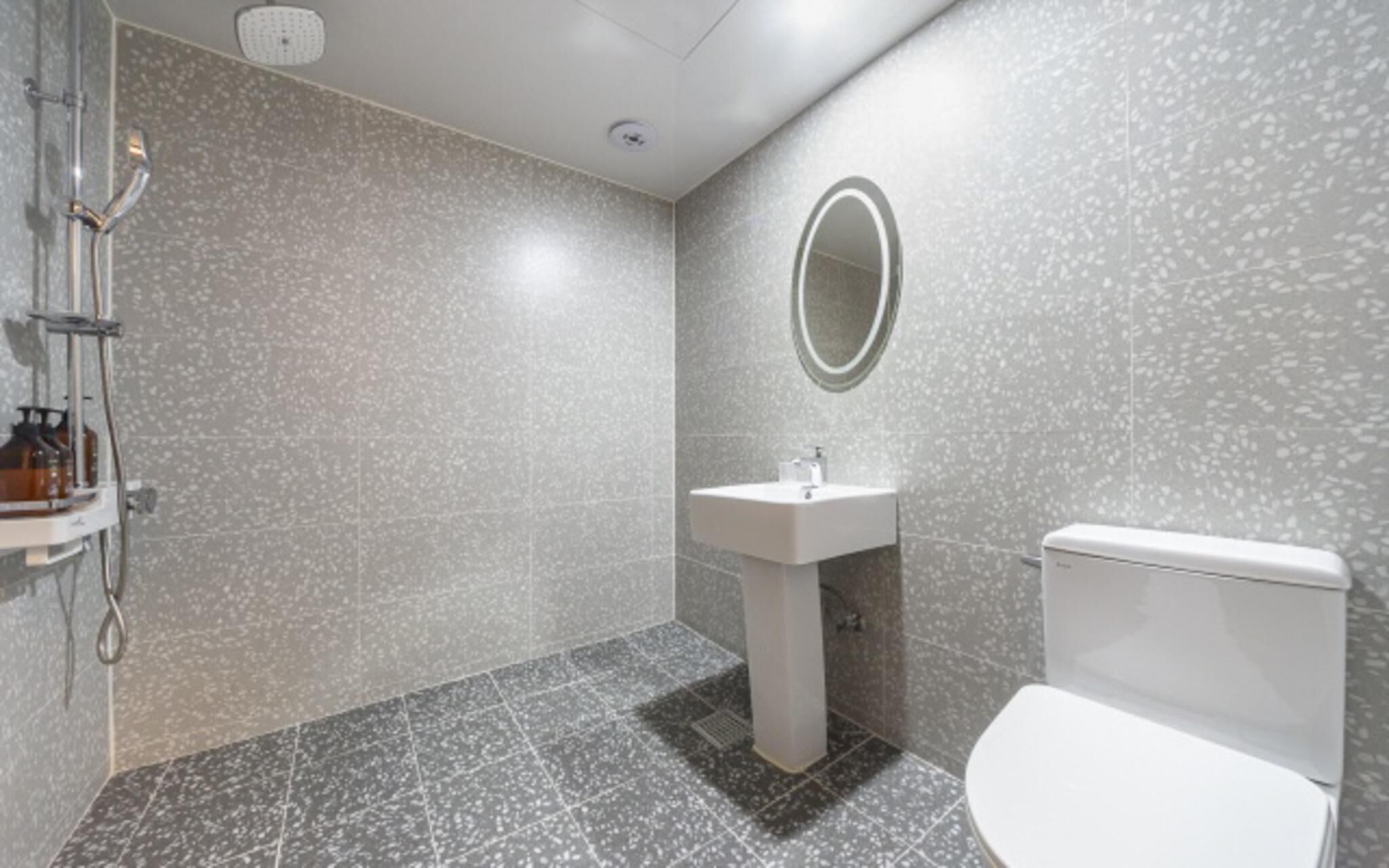 Changwon Myeongseodong Hotel Laon