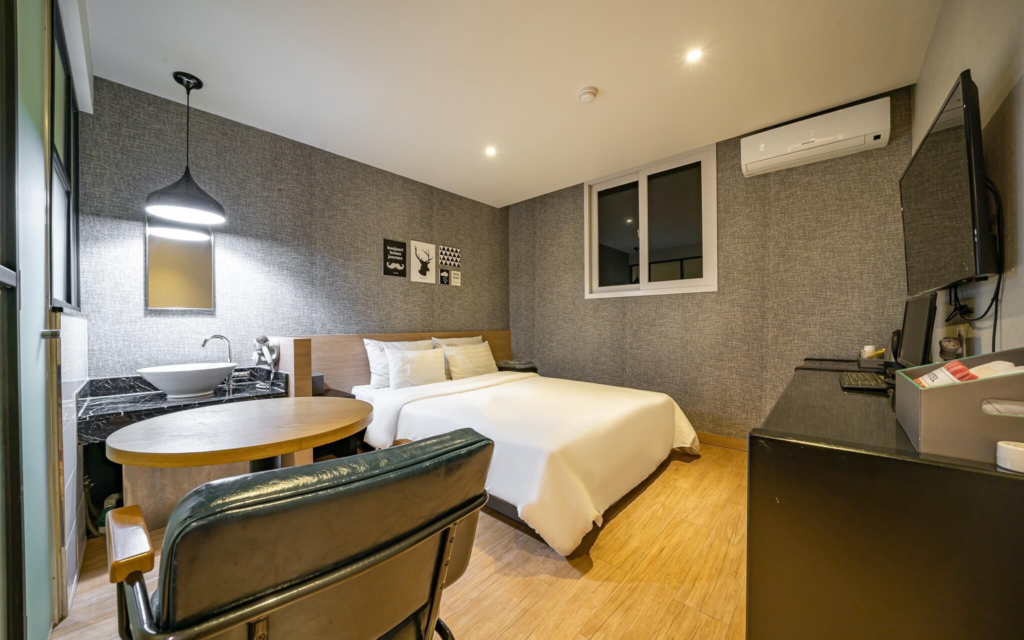 Changwon V3 Self Check-In Motel