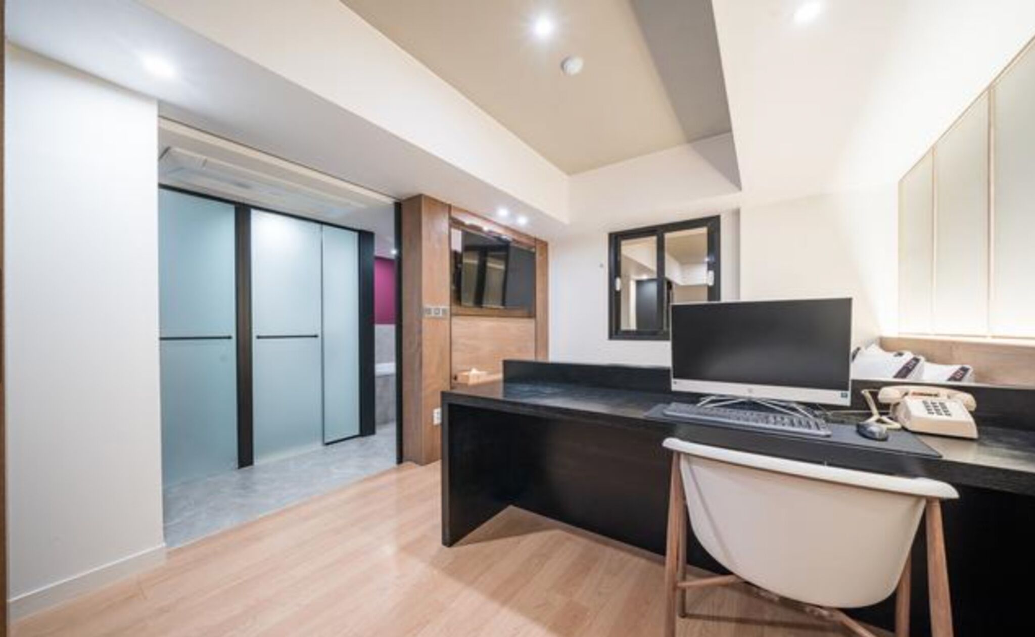 Hotel 701