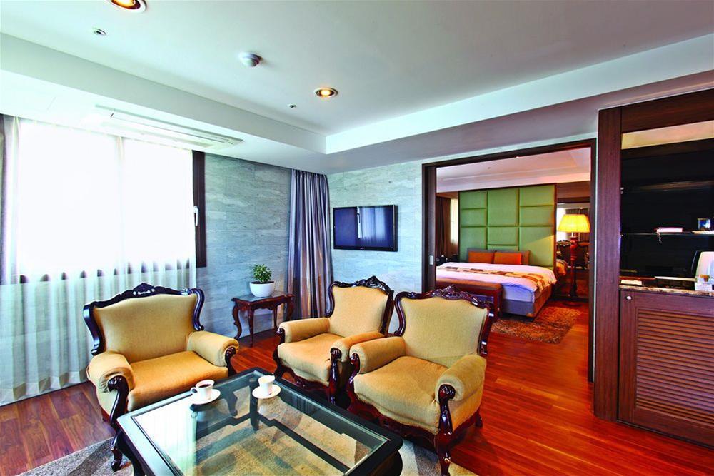 Hotel International