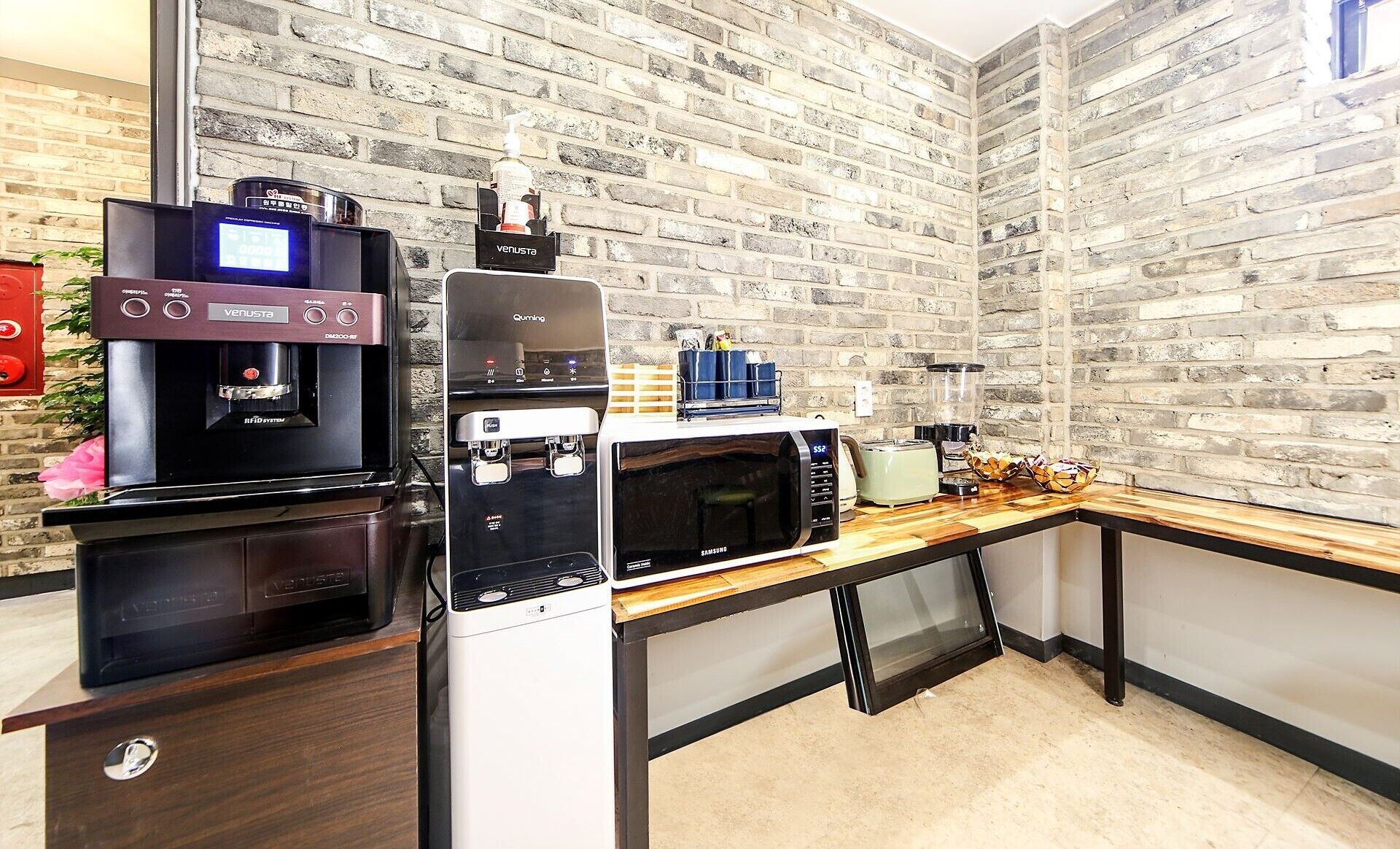 Masan First Class Hotel