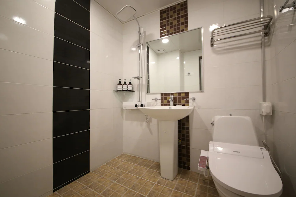 Brown Dot Hotel Cheonan