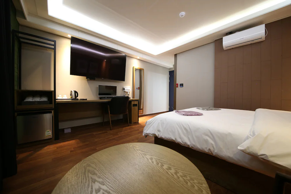 Brown Dot Hotel Cheonan