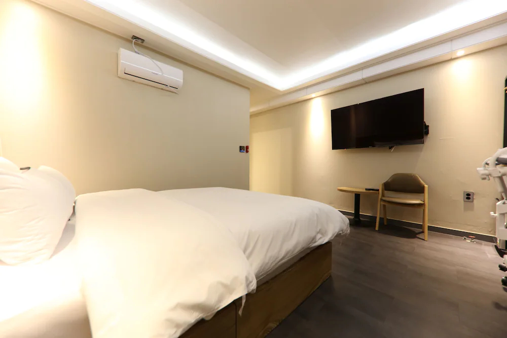 Brown Dot Hotel Cheonan