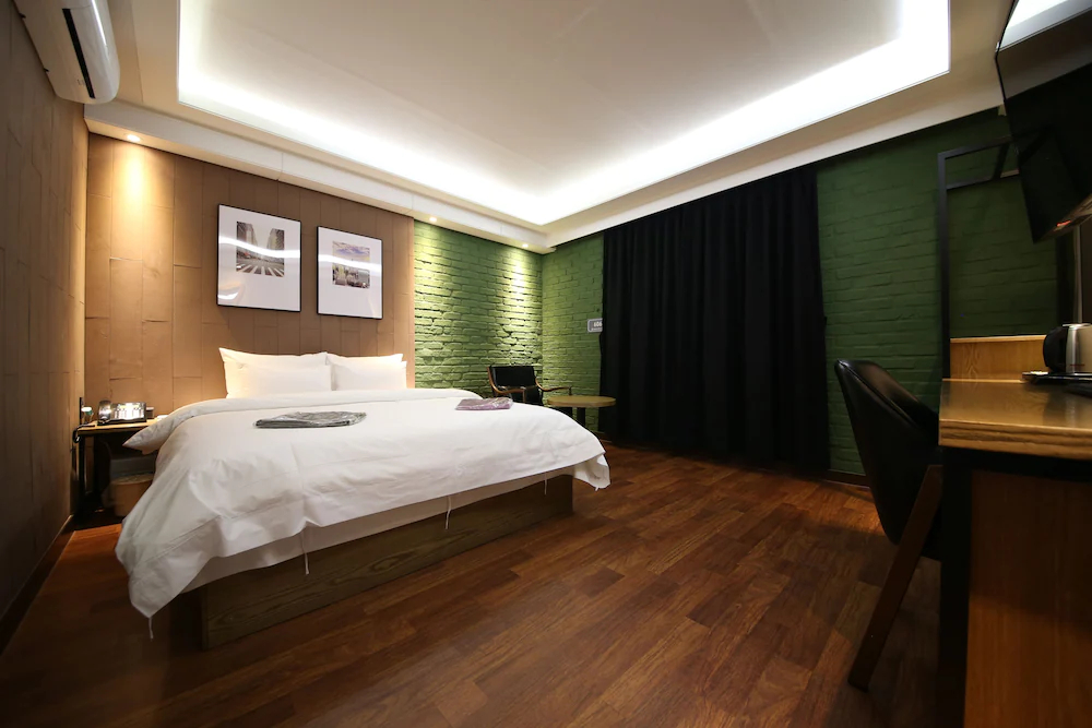 Brown Dot Hotel Cheonan