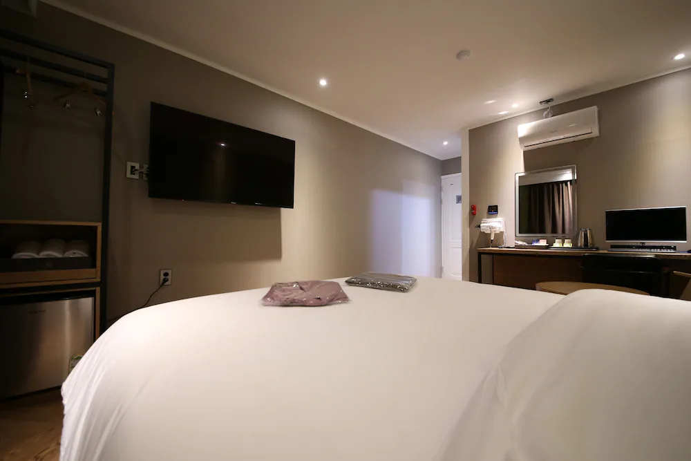 Brown Dot Hotel Cheonan