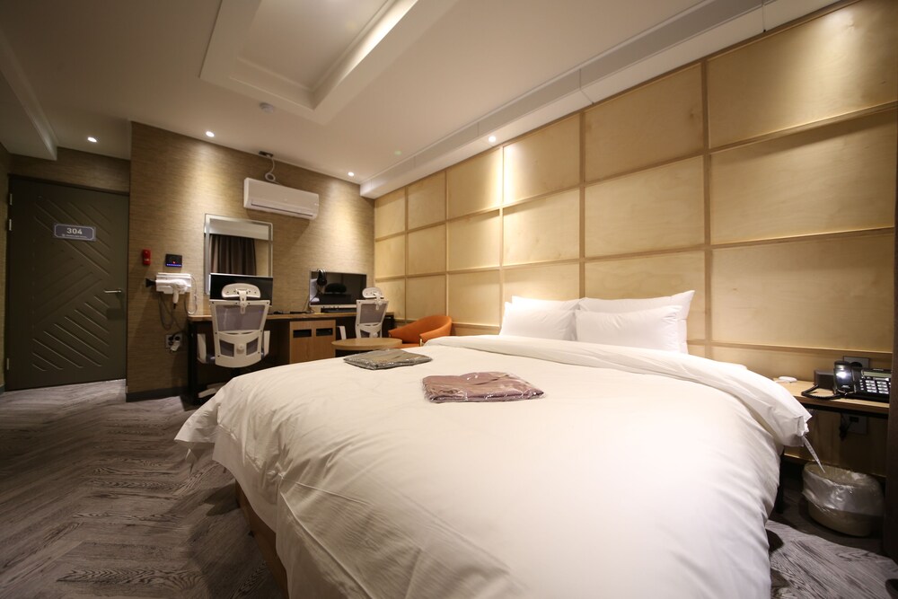 Brown Dot Hotel Cheonan