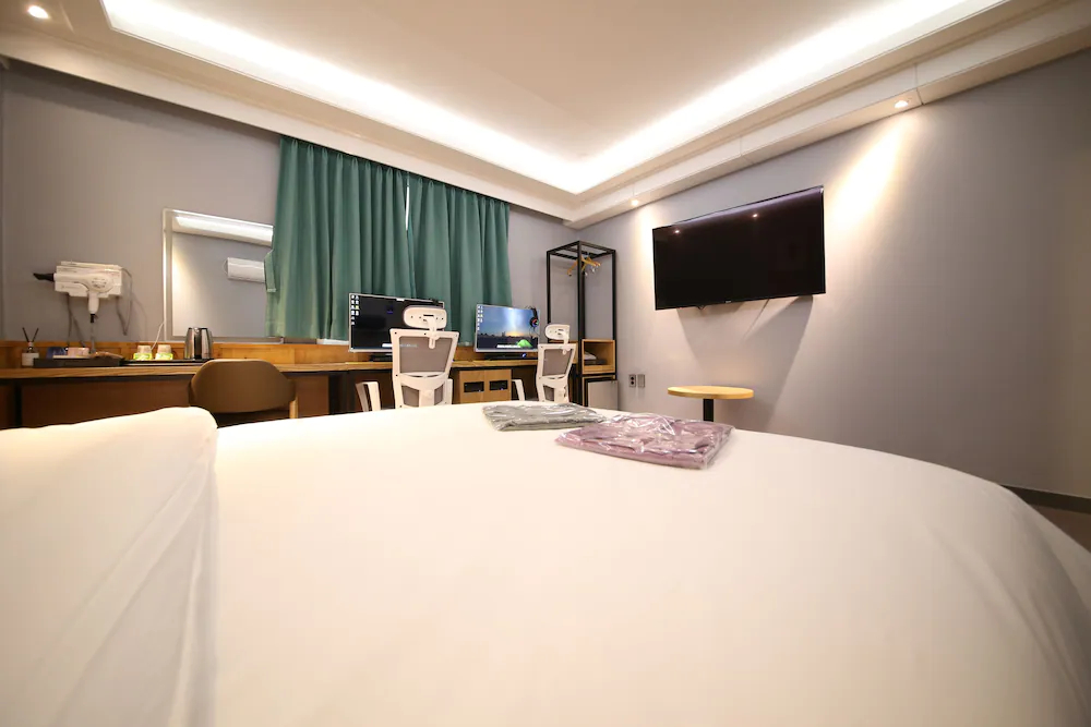 Brown Dot Hotel Cheonan