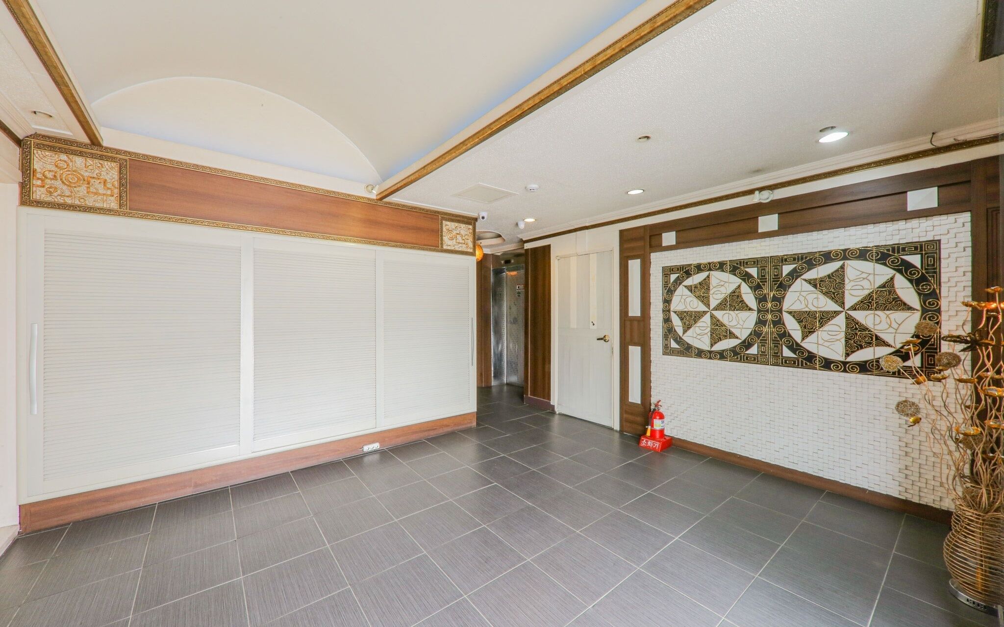 Cheonan Elysee Palace