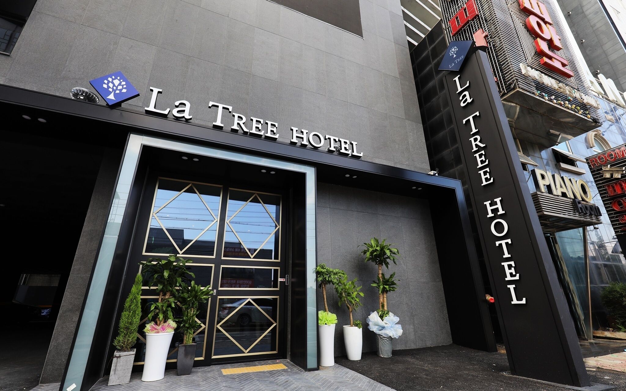 Cheonan La Tree Hotel