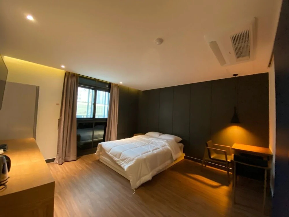 CS Plaza Hotel