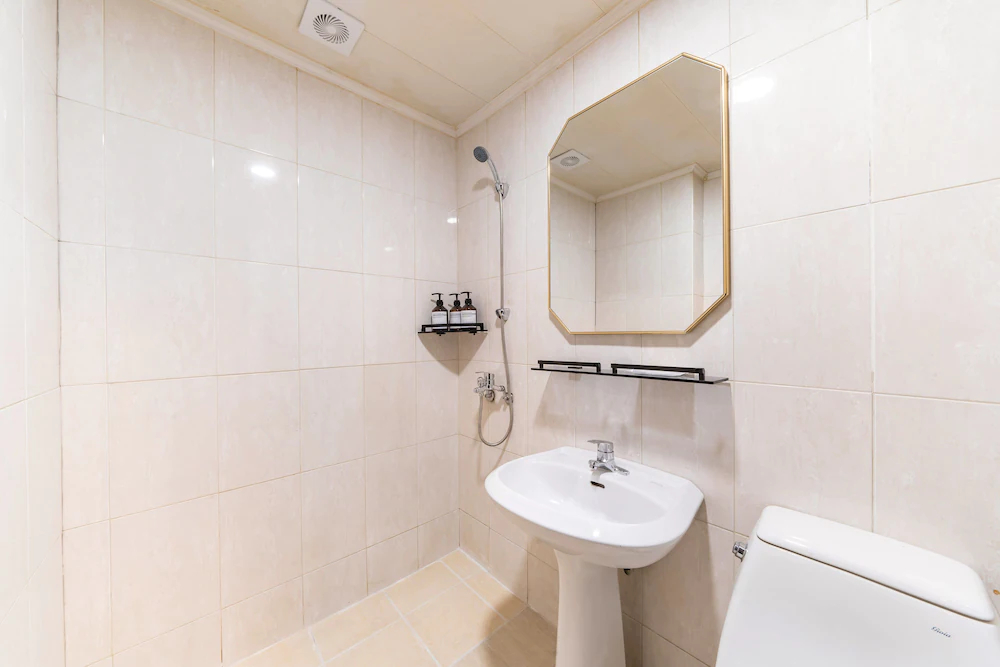 Shourin Hotel