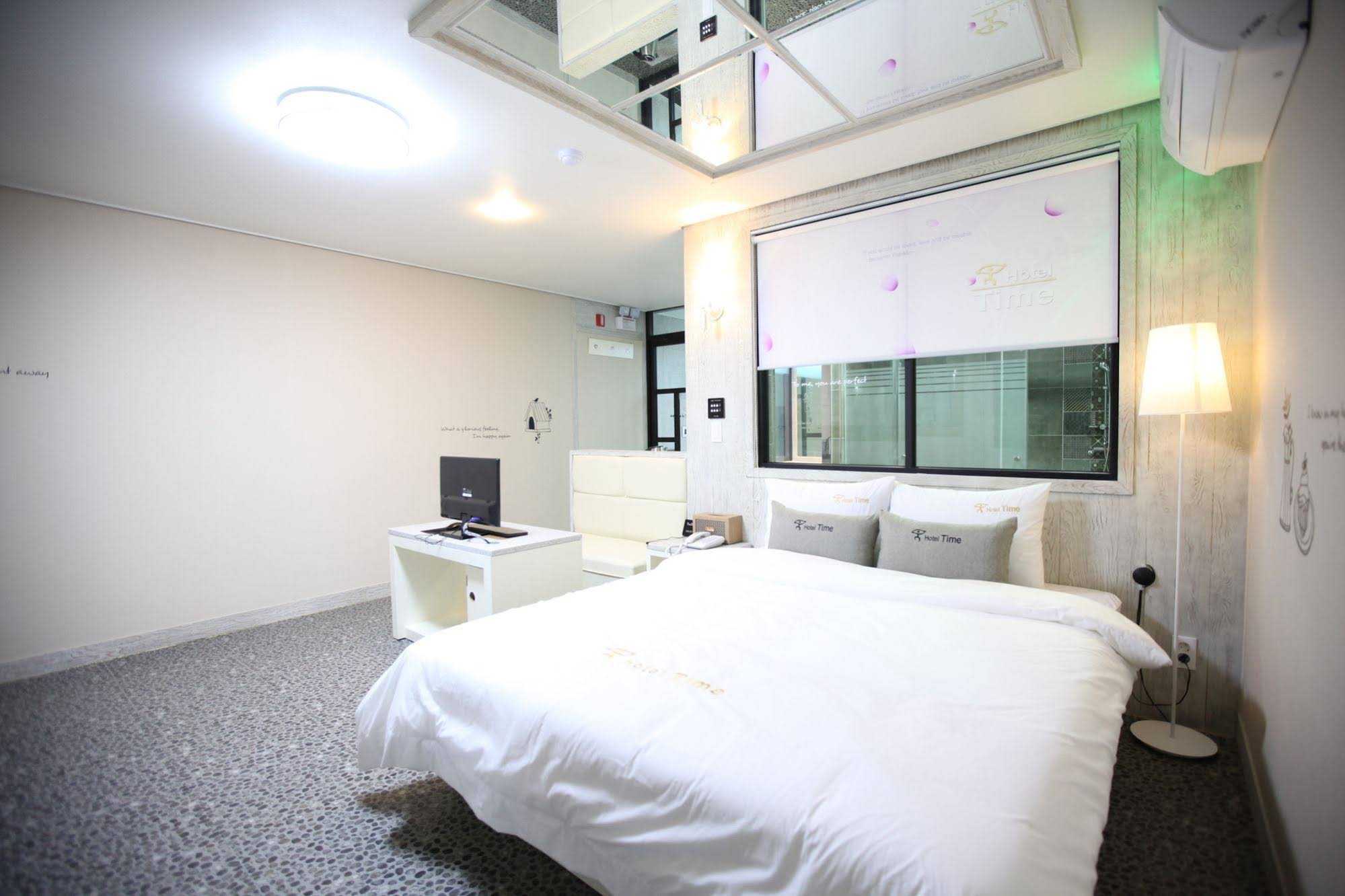 Time Hotel