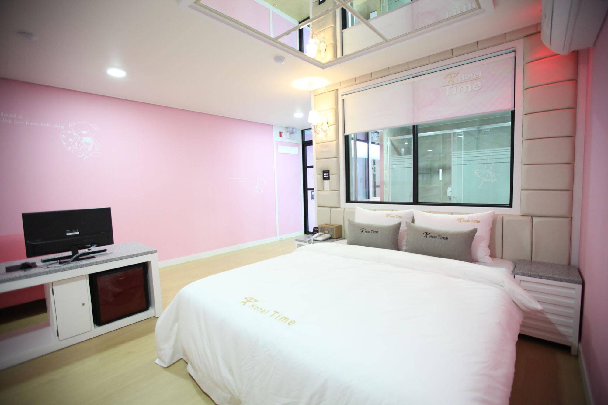 Time Hotel