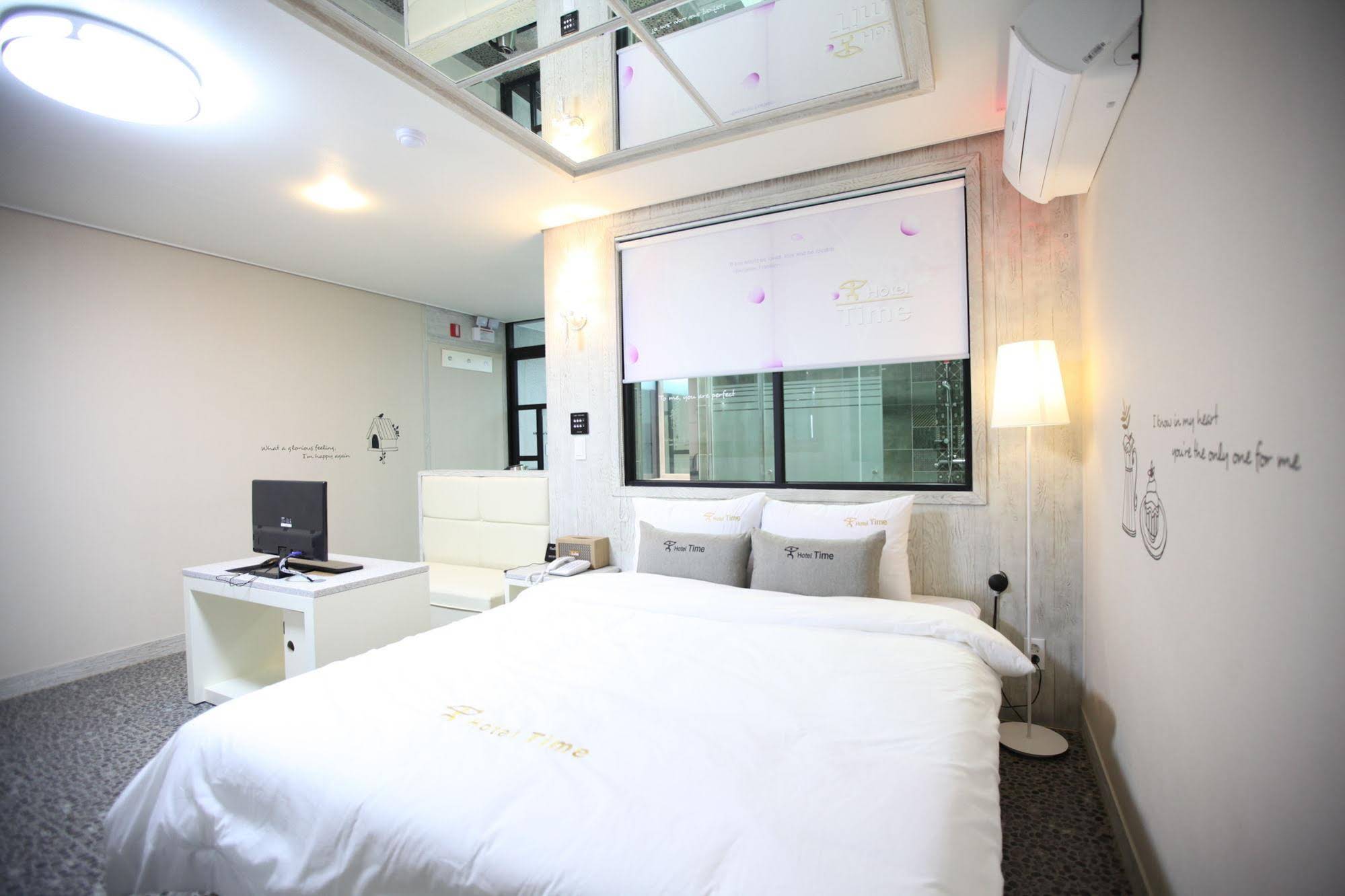 Time Hotel