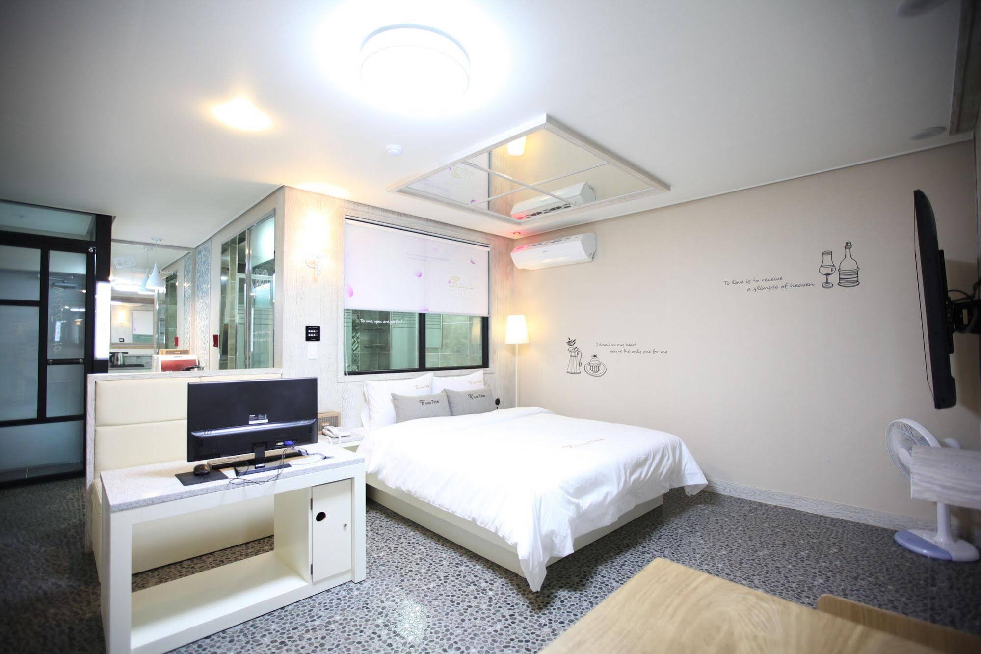 Time Hotel