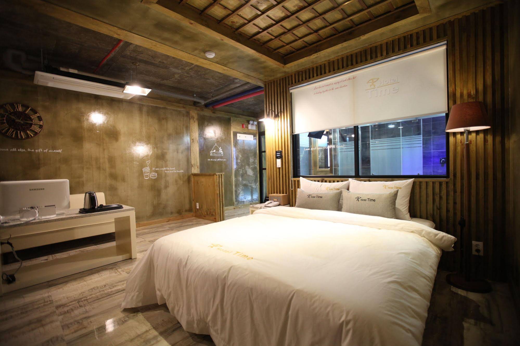 Time Hotel