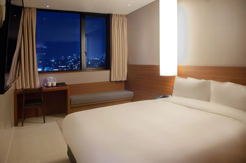 Top Cloud Hotel