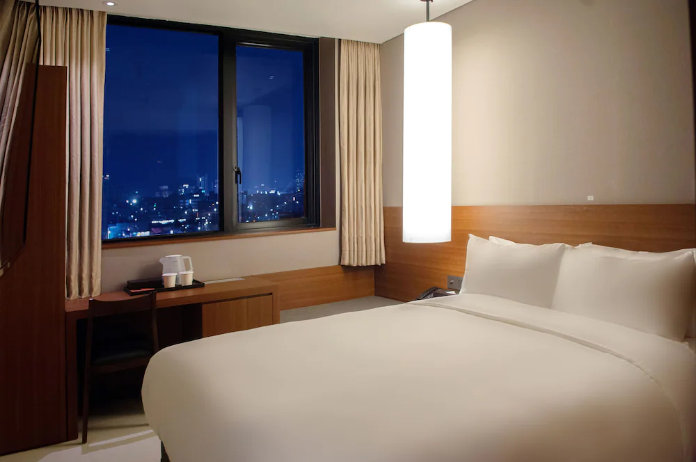 Top Cloud Hotel