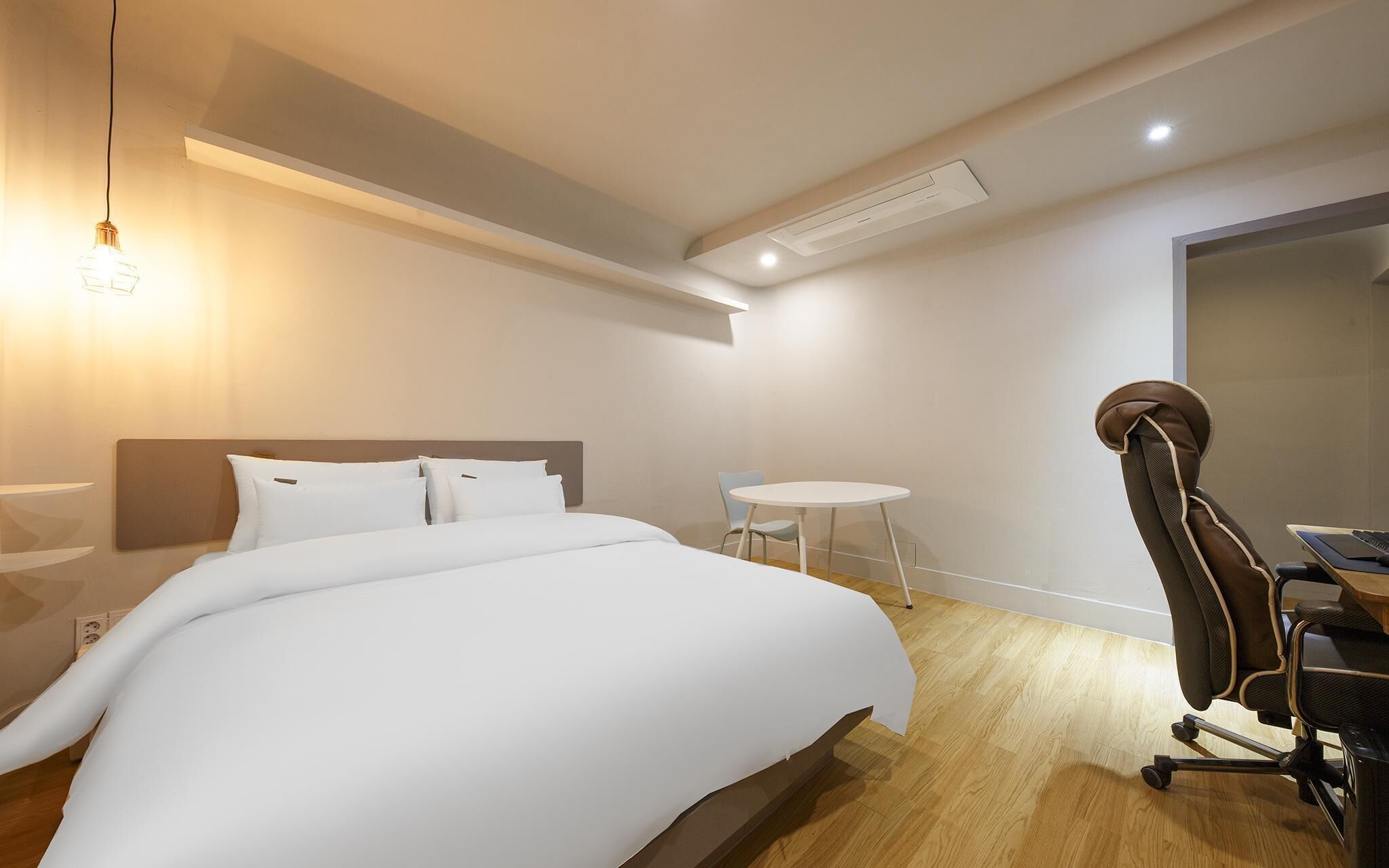 Cheongju Hotel Persona