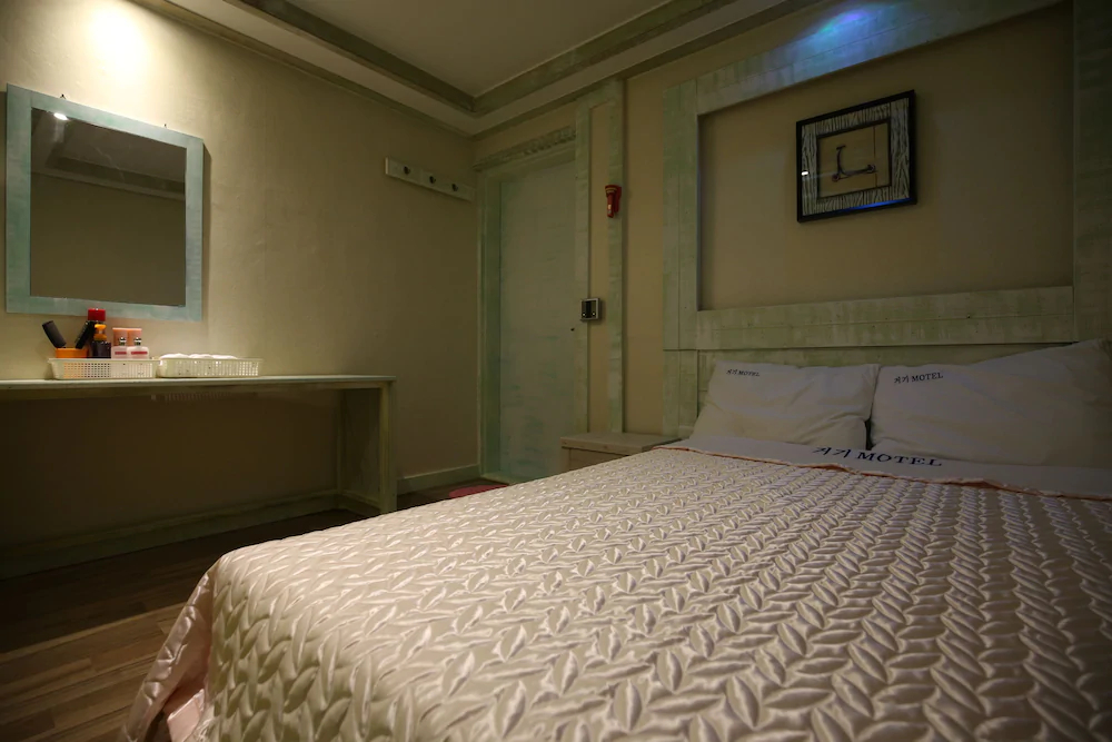 Geogi Motel