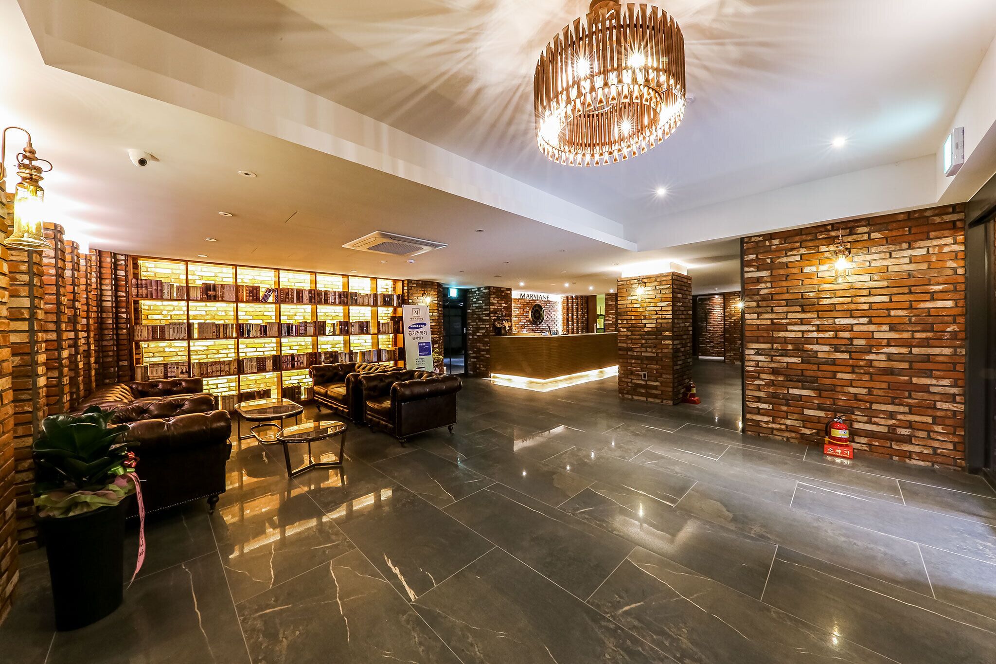 Mary Jane Hotel