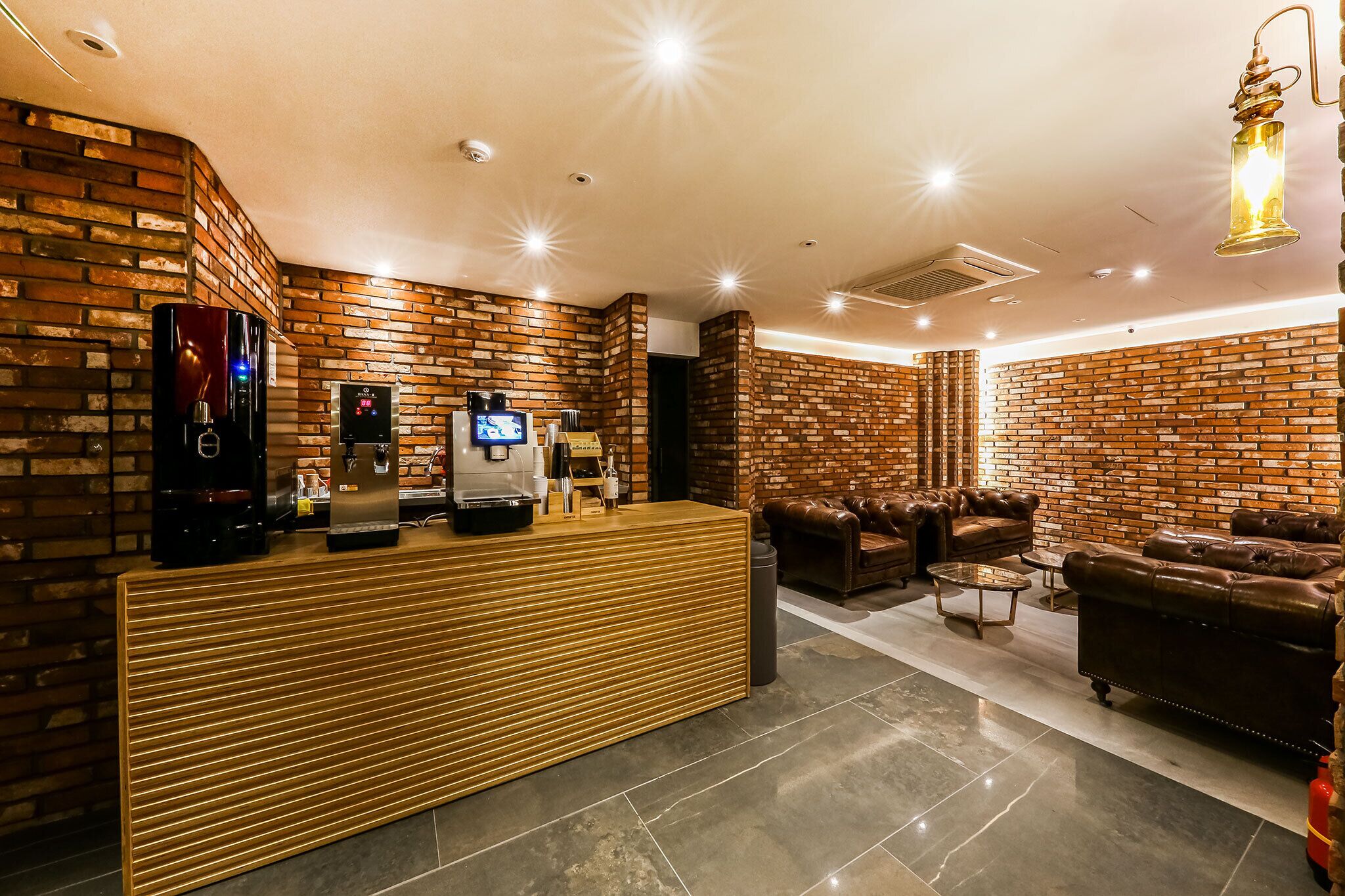 Mary Jane Hotel