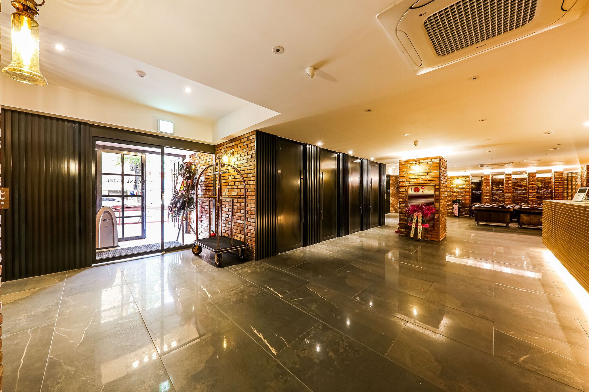 Mary Jane Hotel
