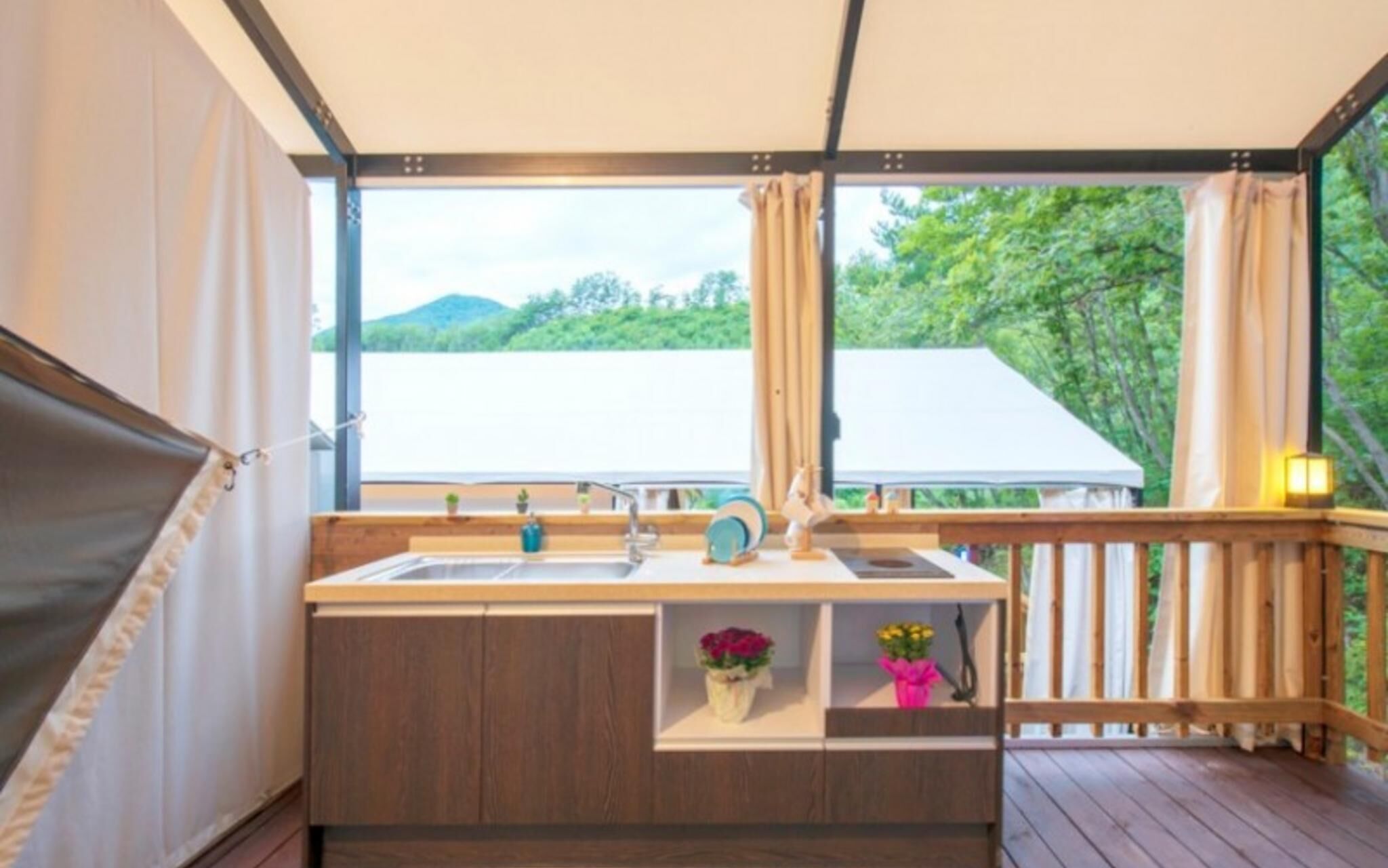 Chuncheon Buzz Glamping Pension