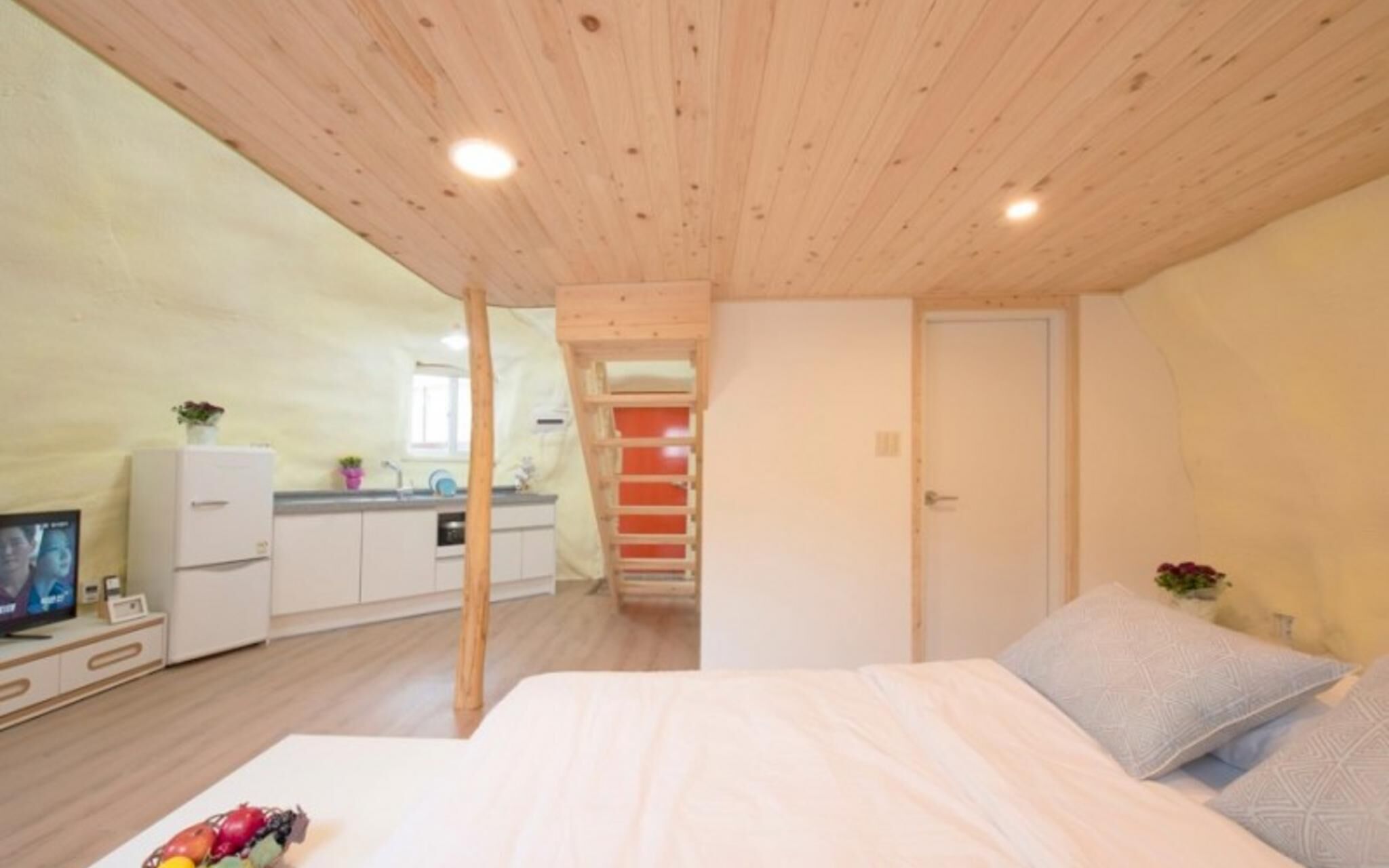 Chuncheon Buzz Glamping Pension