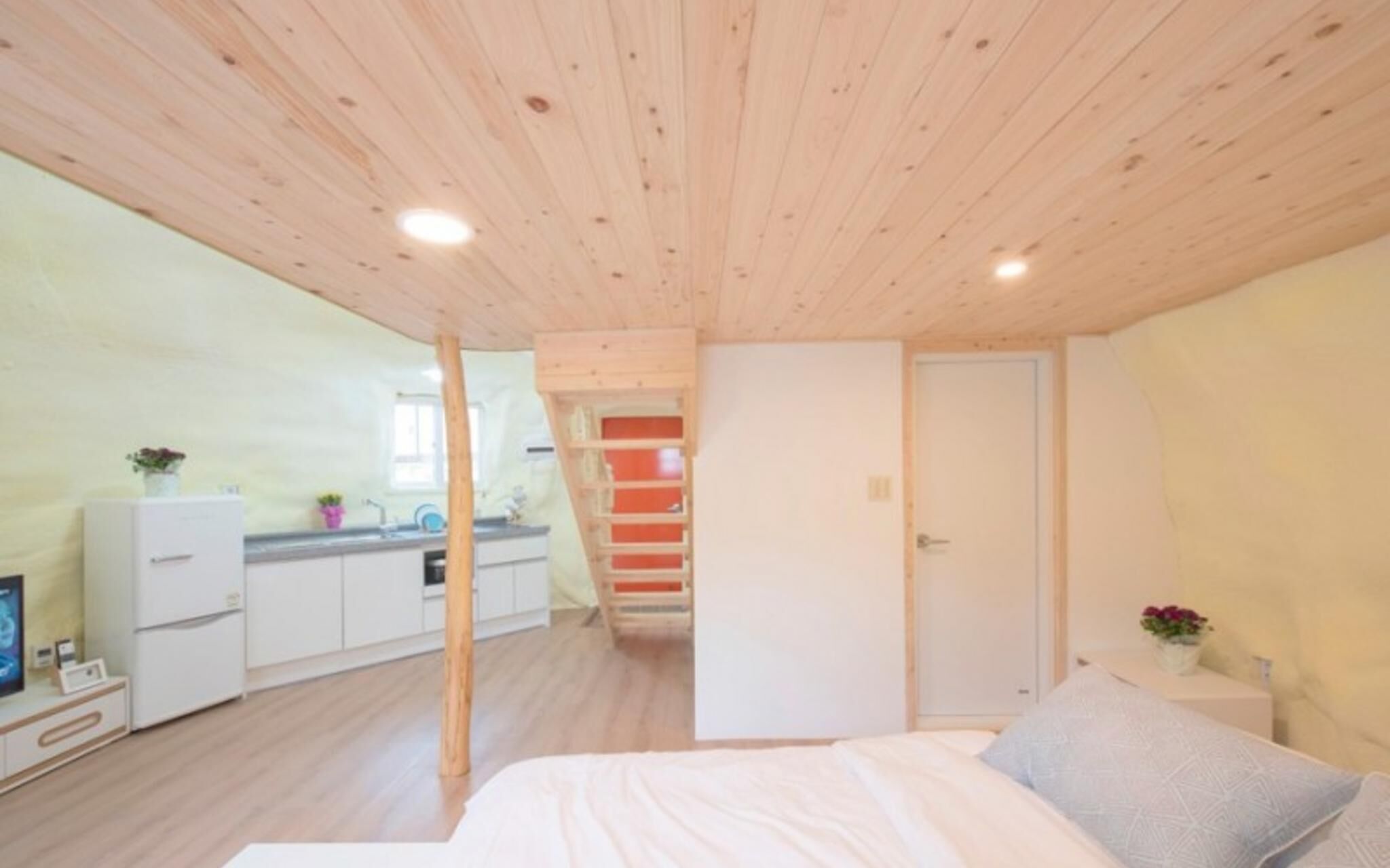 Chuncheon Buzz Glamping Pension
