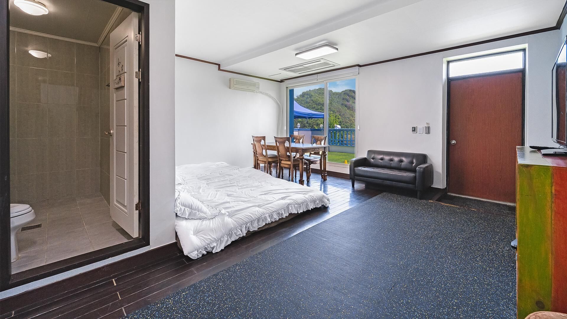Chuncheon Dogandstay