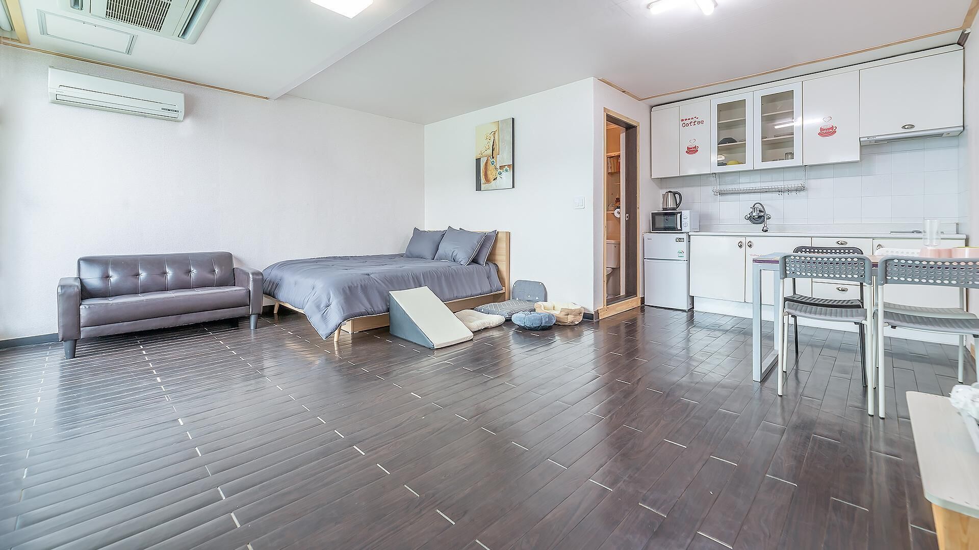 Chuncheon Dogandstay