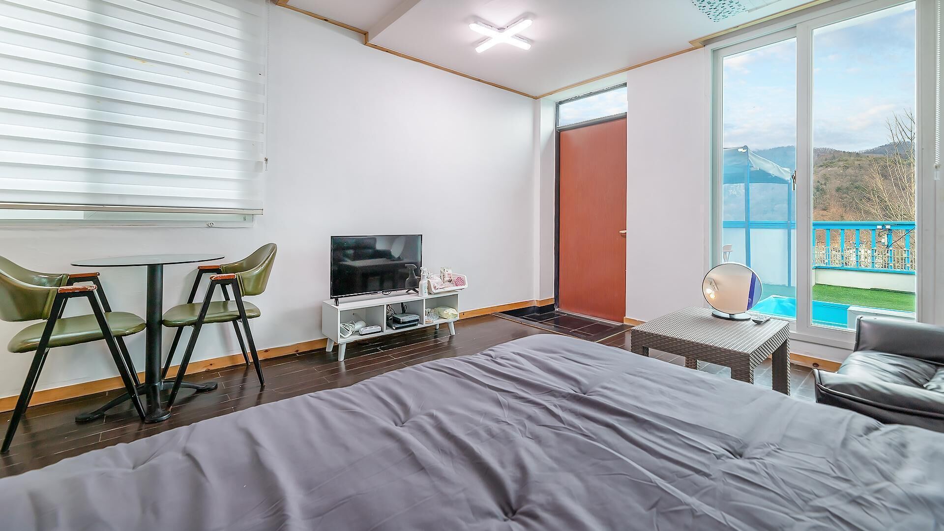 Chuncheon Dogandstay